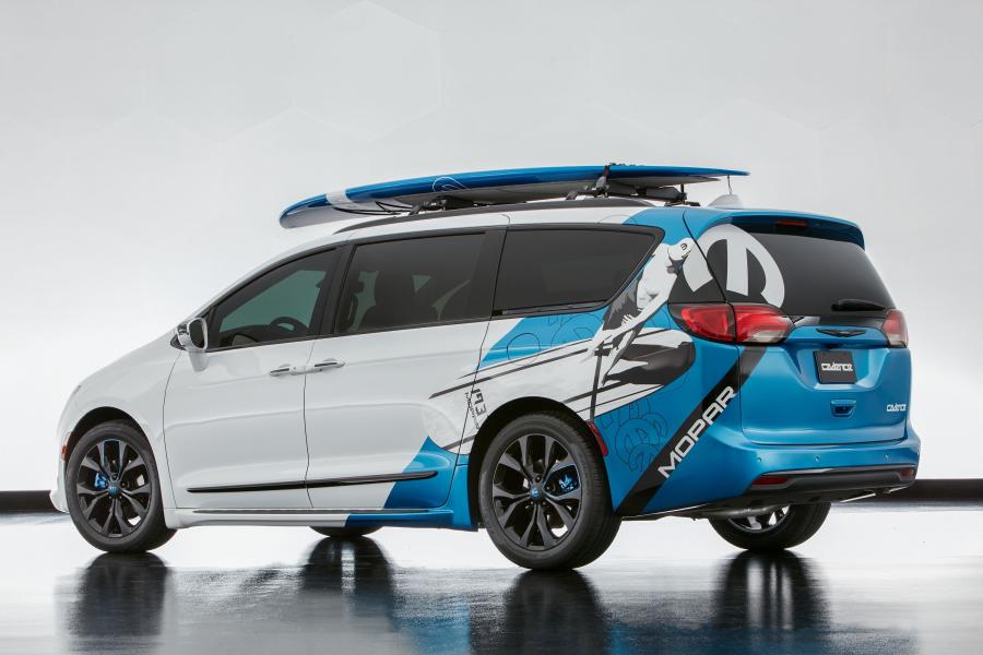  Chrysler Pacifica Cadence 2016 года  (фото 2 из 3)